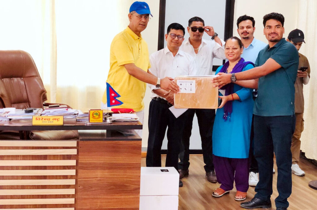 कैलालीके ६ पालिकाहे सिकलसेल एनिमिया चेकजाँच मेसिन हस्तान्तरण