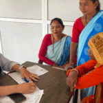 धनगढीमे बाँझोपन निवारण स्वास्थ्य शिविरसे १८० जे सेवा लेलै