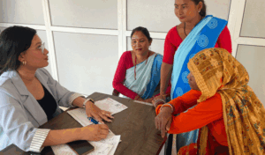 धनगढीमे बाँझोपन निवारण स्वास्थ्य शिविरसे १८० जे सेवा लेलै