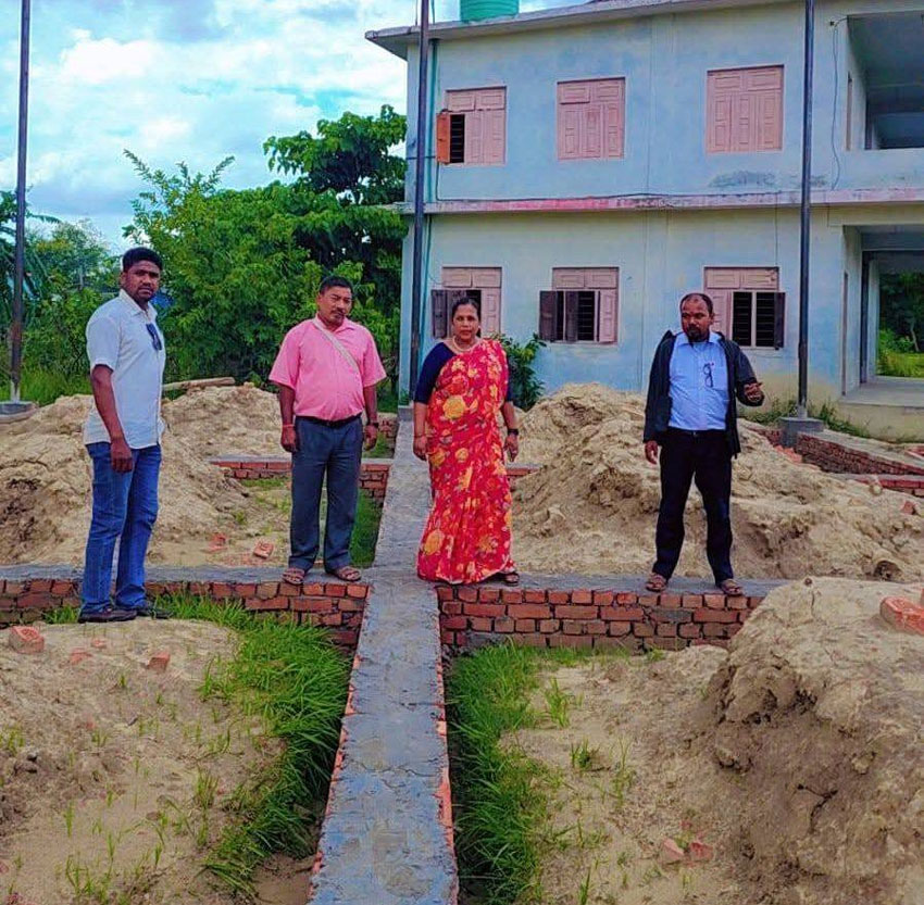 कैलारीमे सञ्चालित योजनाके काम समयमे सेकैना निर्देशन