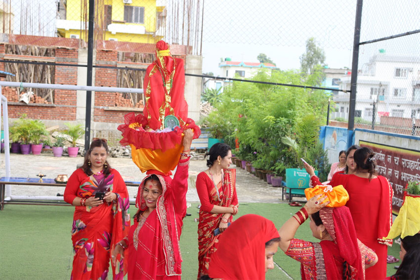 चैतन्य पाठशालासे गौरा पर्व मनागिल