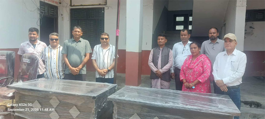 मालिकार्जुन कंक्रिट उद्योगसे कैलारी गाउँपालिकाहे दुई सेट टेबुल ओ रिबल्बिङ कुर्सी सहयोग