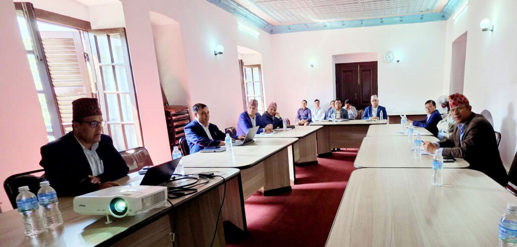 शहिद दशरथ चन्द स्वास्थ्य विज्ञान विश्वविद्यालय सभाके पहिले बैठक
