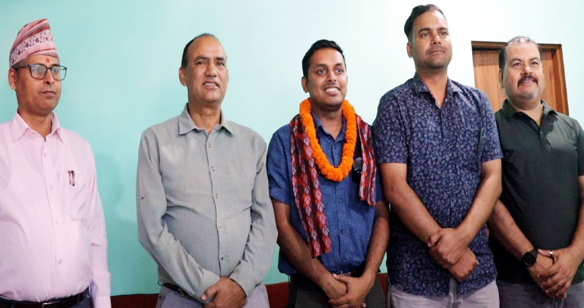 कैलाली अस्पतालसे डा. अकाश राउतके फेन सेवा