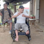 अति अशक्त लाल सिंहहे व्हीलचियर सहयोग