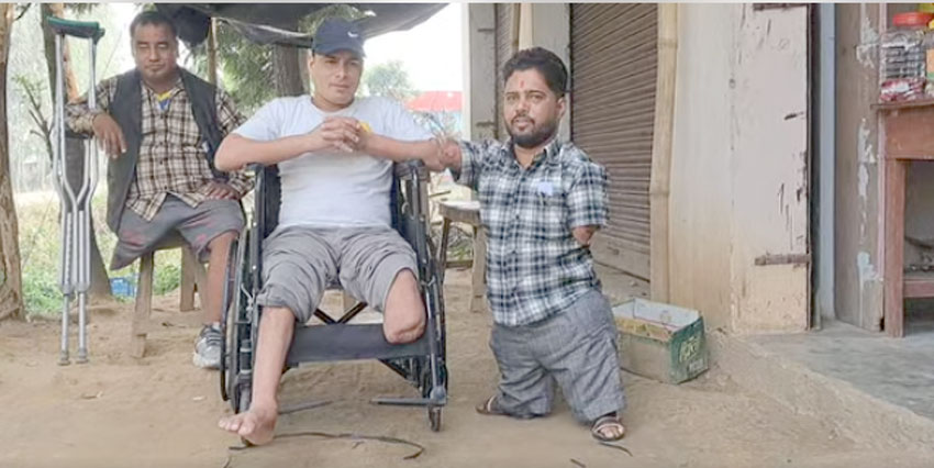 अति अशक्त लाल सिंहहे व्हीलचियर सहयोग