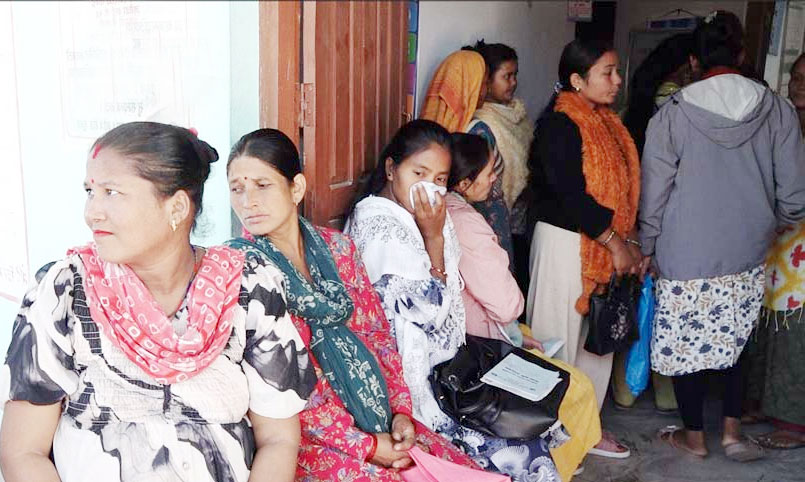 एक लाखसे ढेर लेलै स्वास्थ्य सेवा