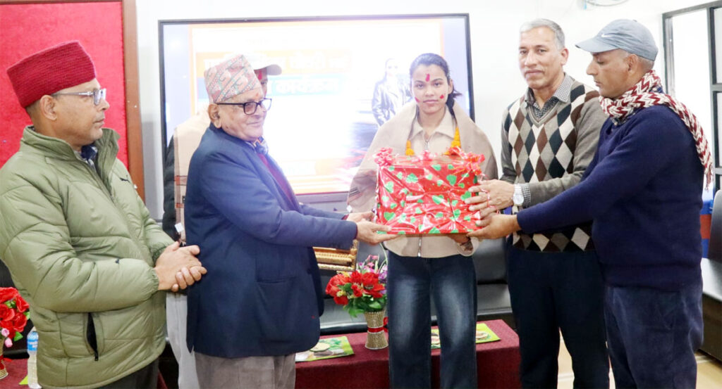 नाष्टसे पाइलट टीकाहे सम्मान