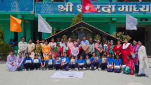 डब्लुएचआर कैलालीसे ३० जाने छात्राहुकनहे शैक्षिक सामाग्री सहयोग