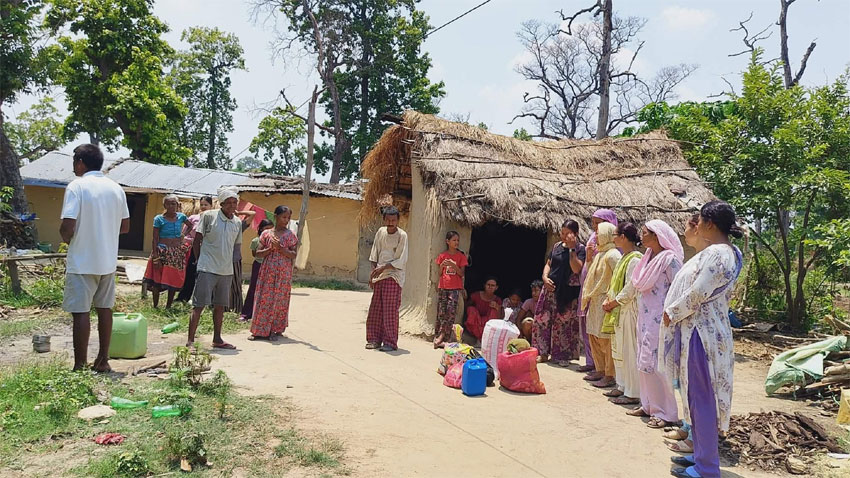 विपन्न परिवारहे प्रगतिशील दिदीबहिनी समाजसे सहयोग