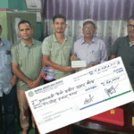 कैलाली जनपुस्तकायसे भोटेकोशी बाढ पिडितके लाग पच्चीस हजार सहयोग