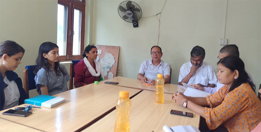 मानव अधिकार रक्षक संजालसे हिंसा पीडित दुई जनहनहे सहयोग कैना