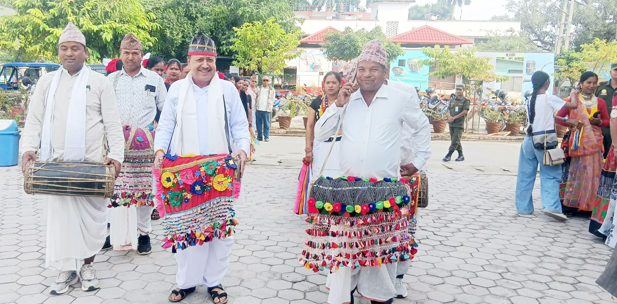 धनगढीमे थारू समुदायके मौलिक सखिया नाच प्रदर्शन
